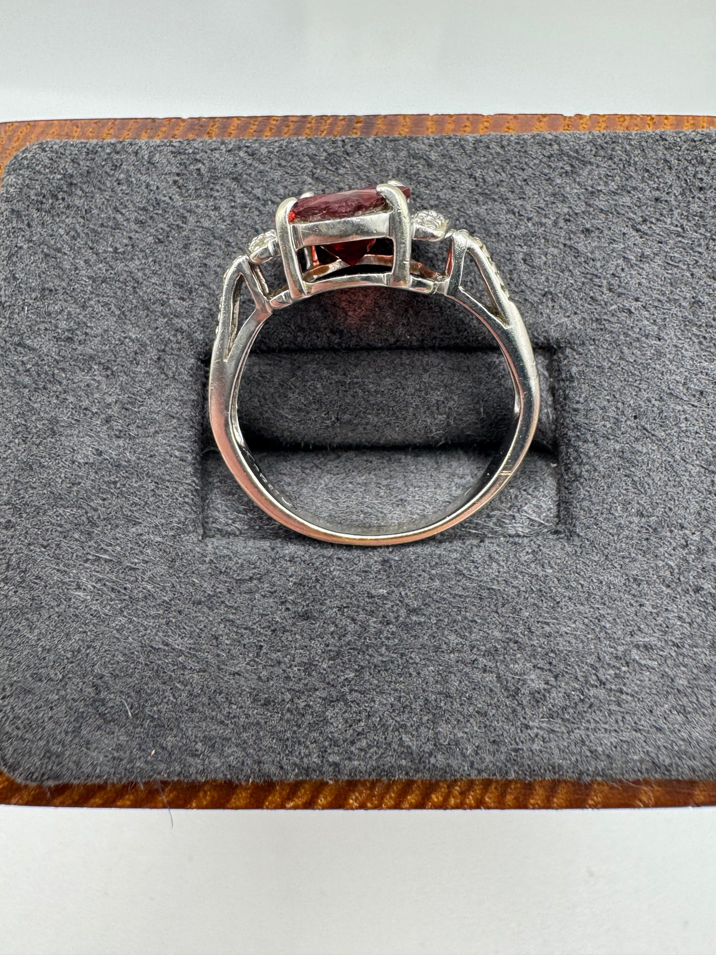 9ct white gold garnet and diamond ring
