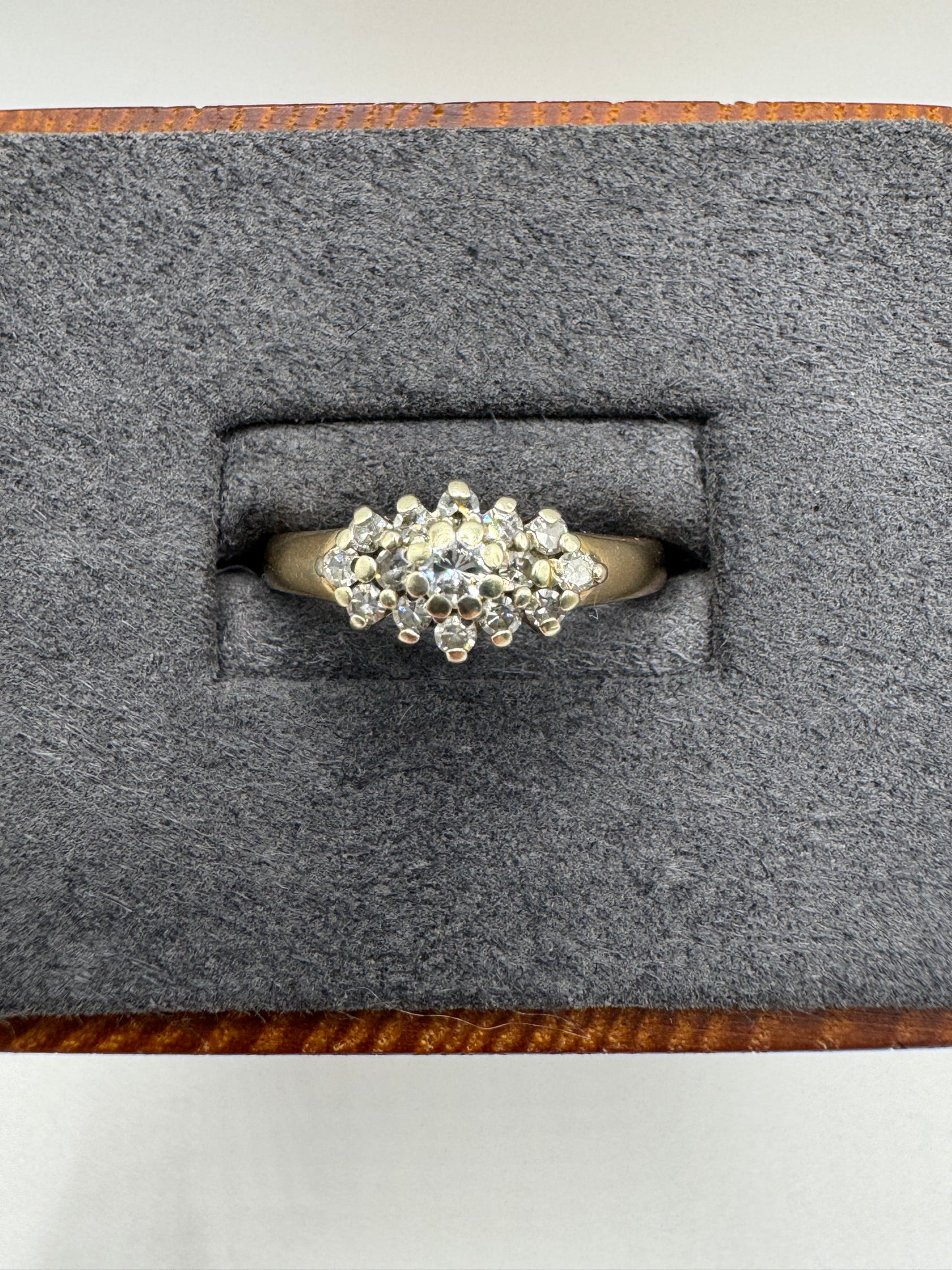 9ct gold diamond cluster ring