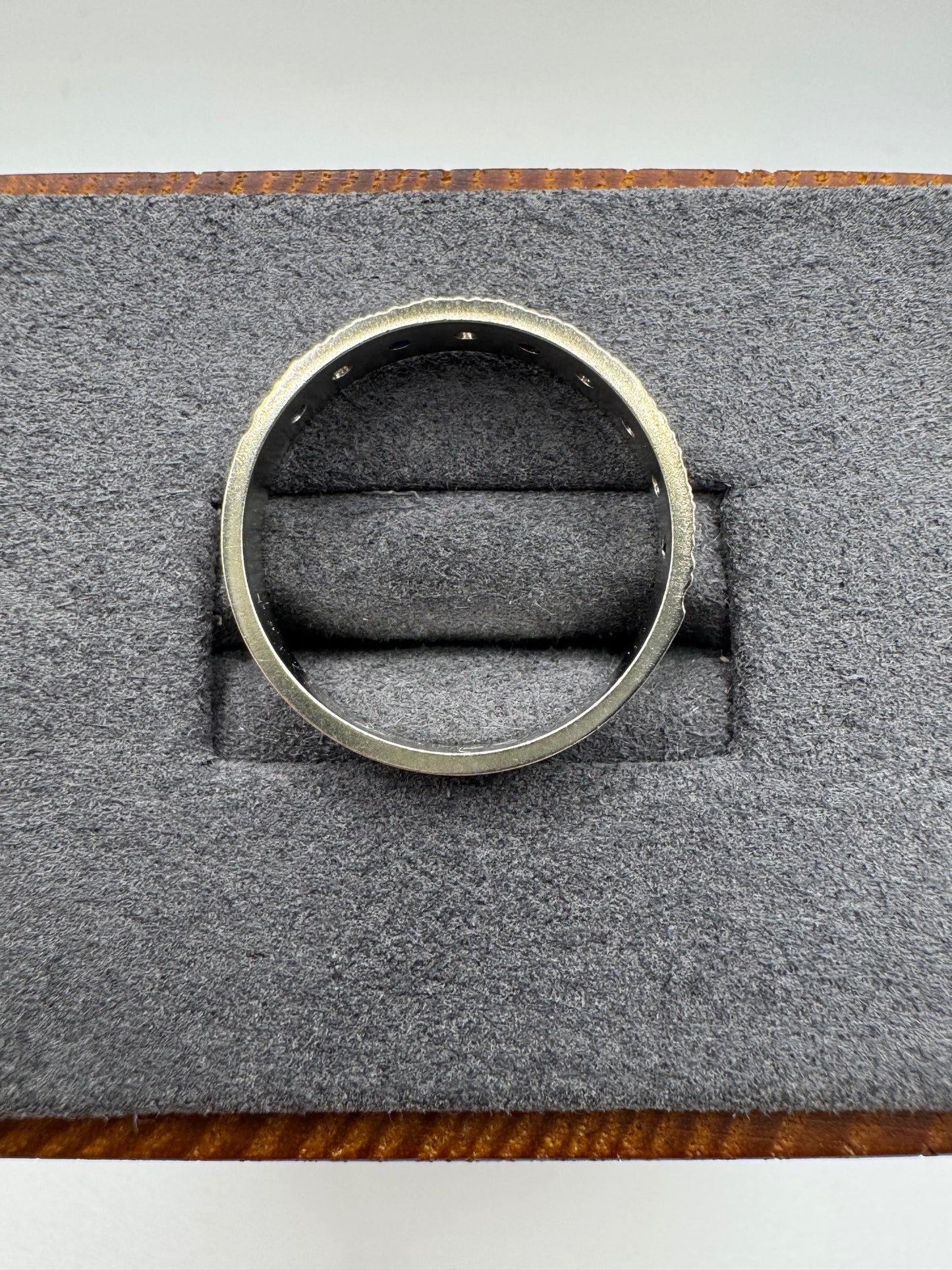 9ct white gold sapphire and diamond ring
