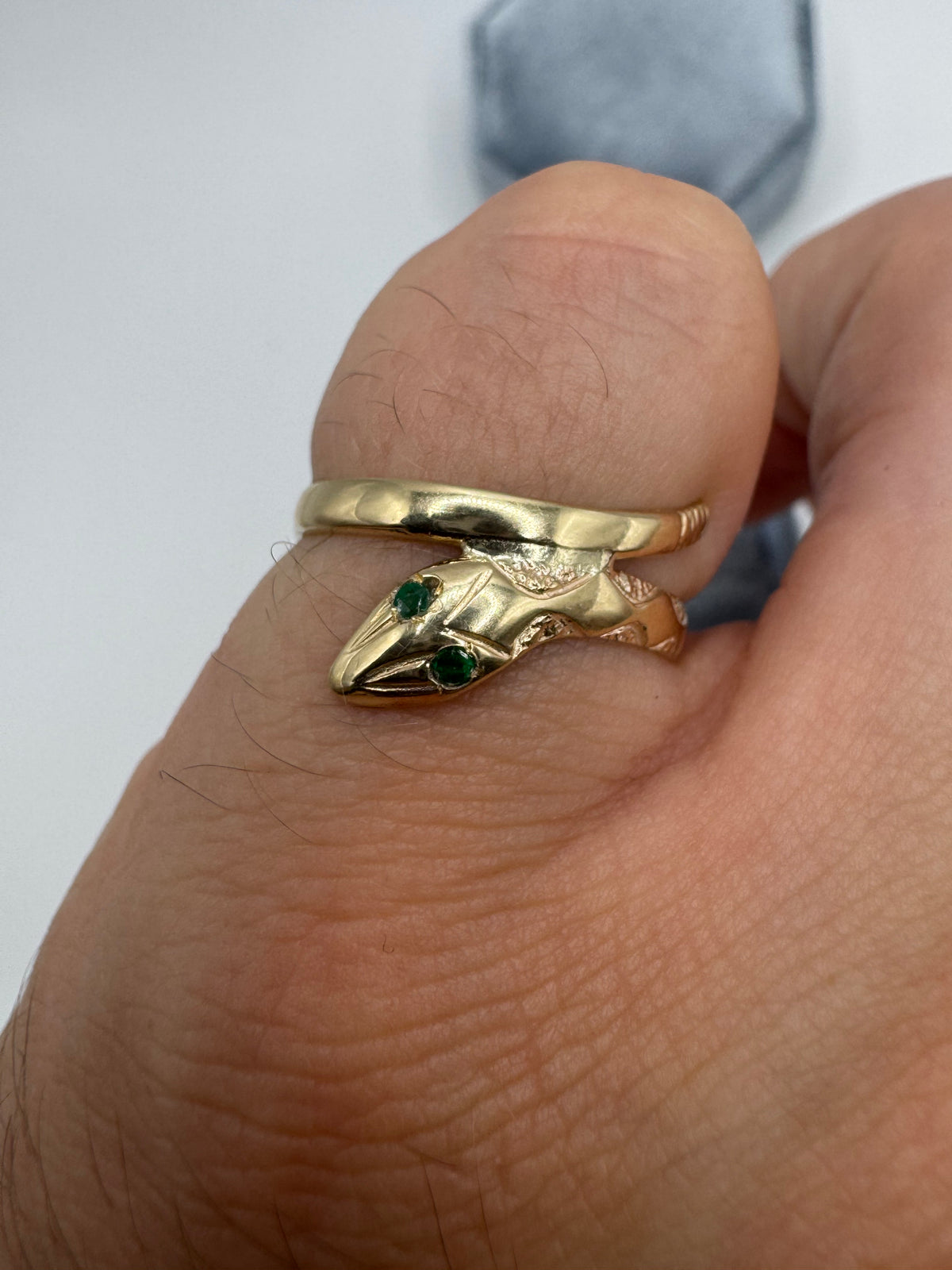 9ct gold emerald snake ring
