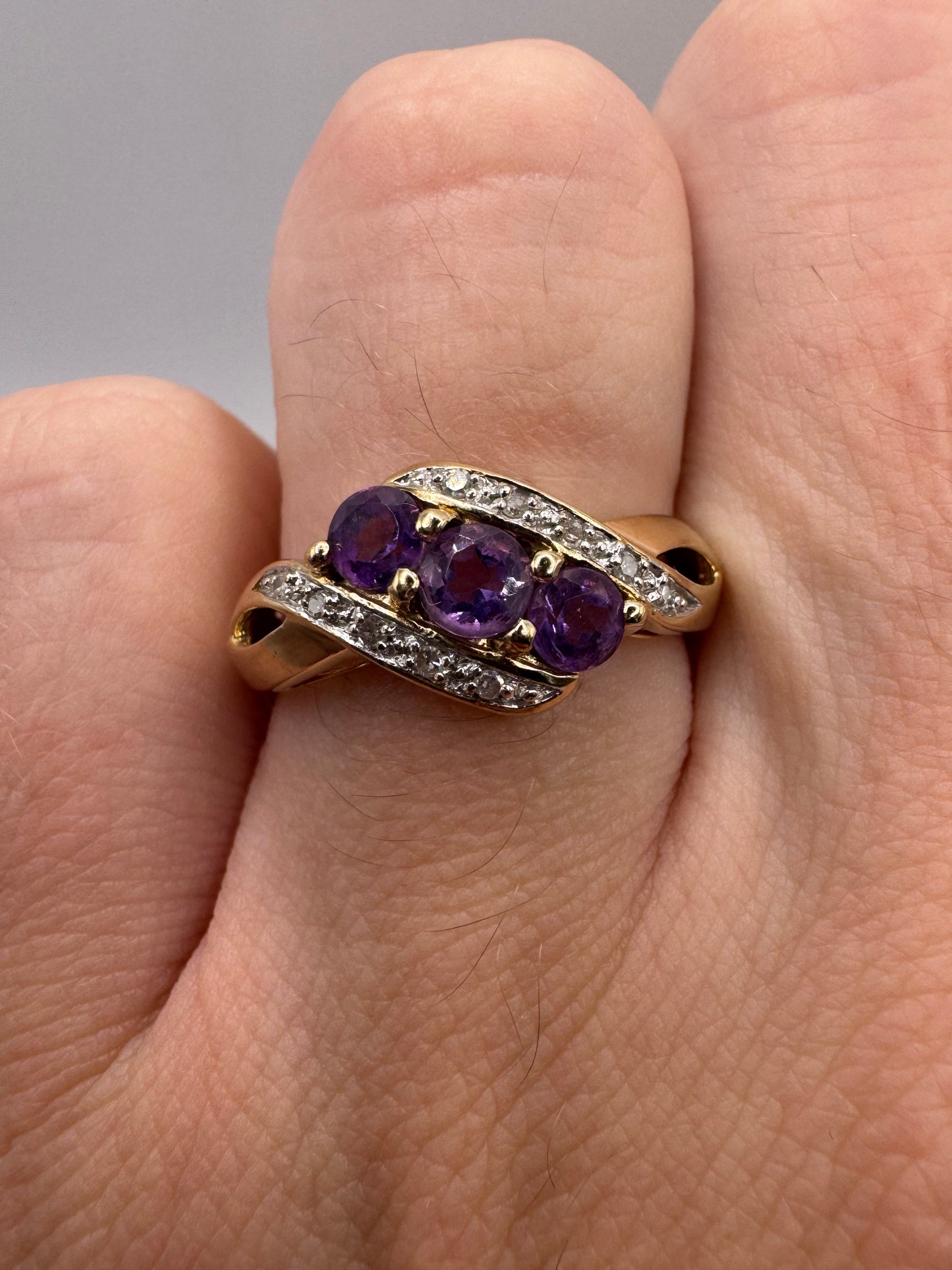 9ct gold amethyst and diamond ring