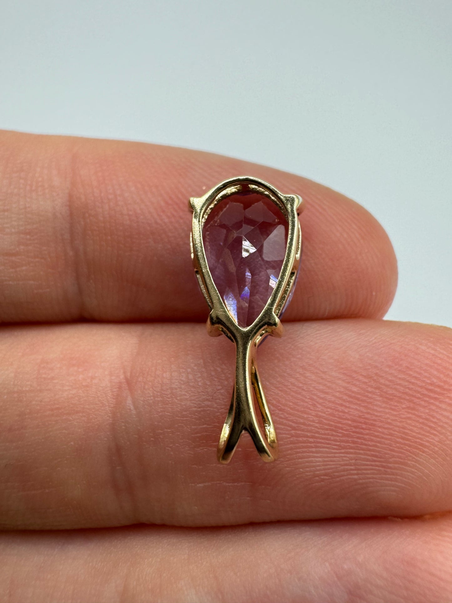 9ct gold amethyst pendant
