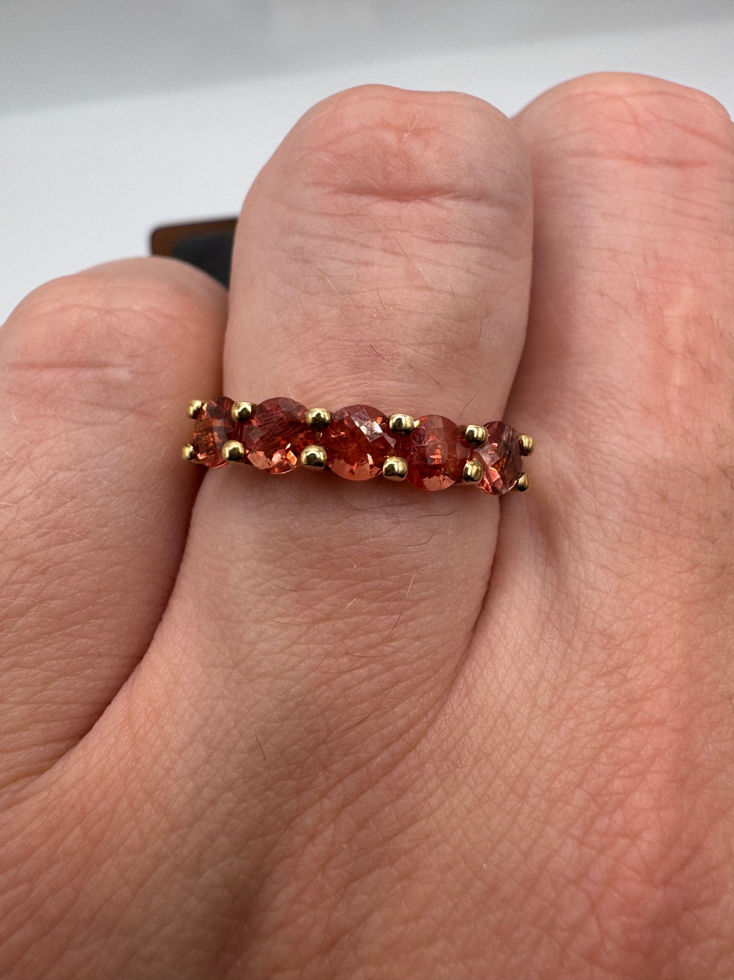 9ct gold quartz ring
