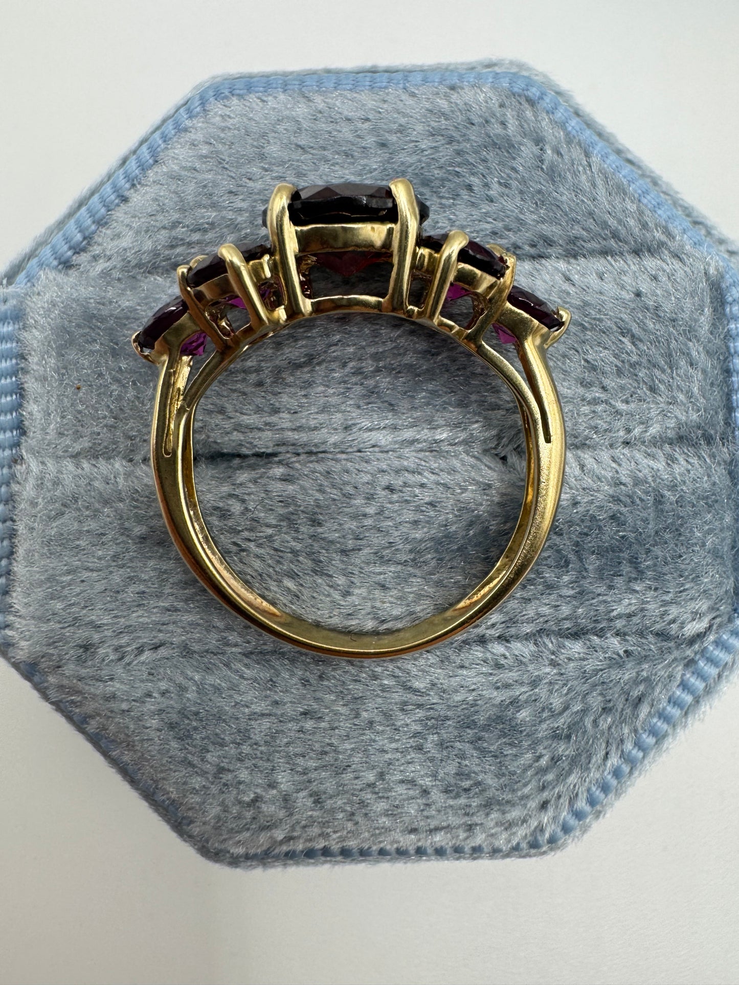 9ct gold garnet cluster ring
