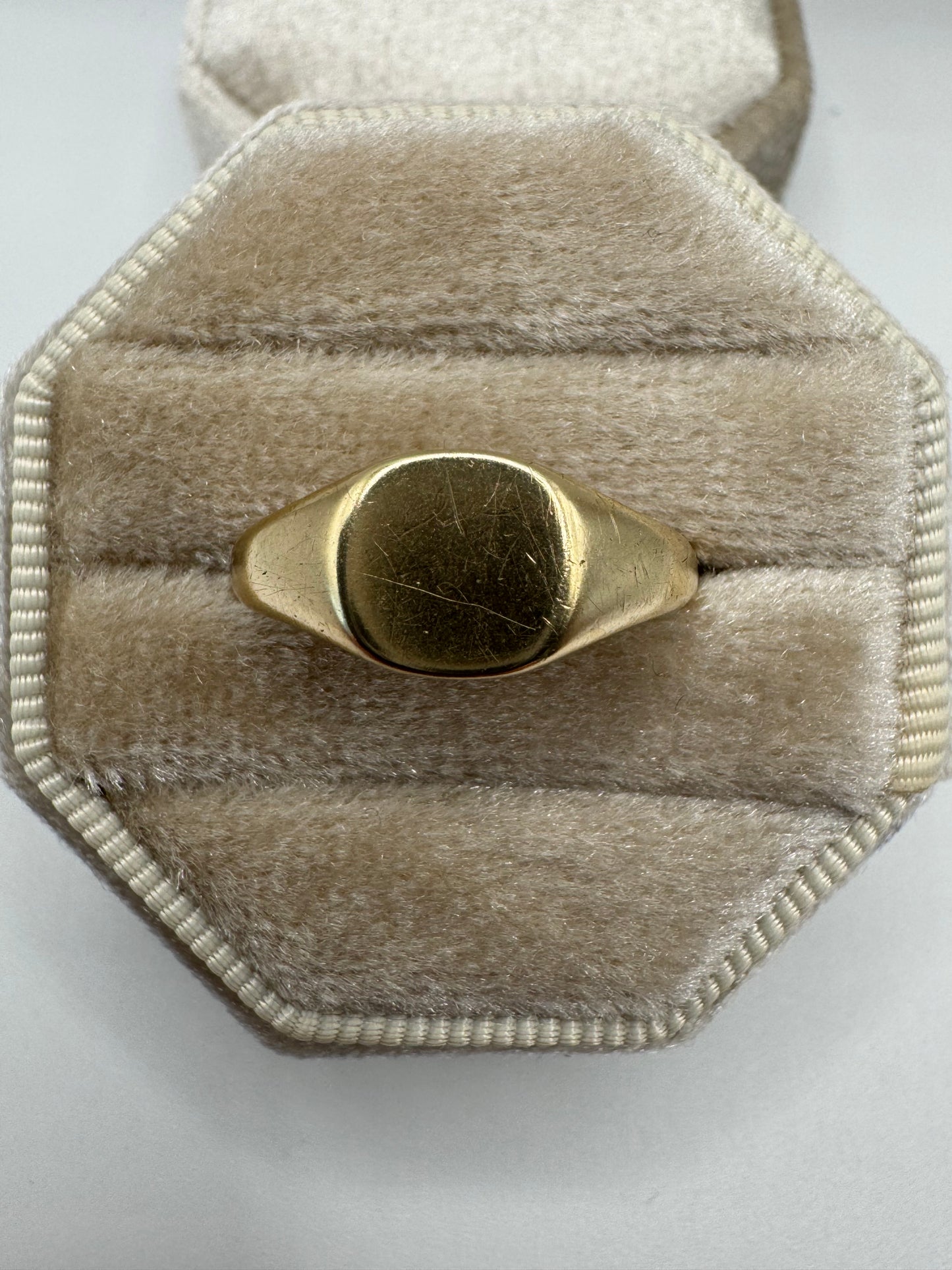 9ct gold signet ring