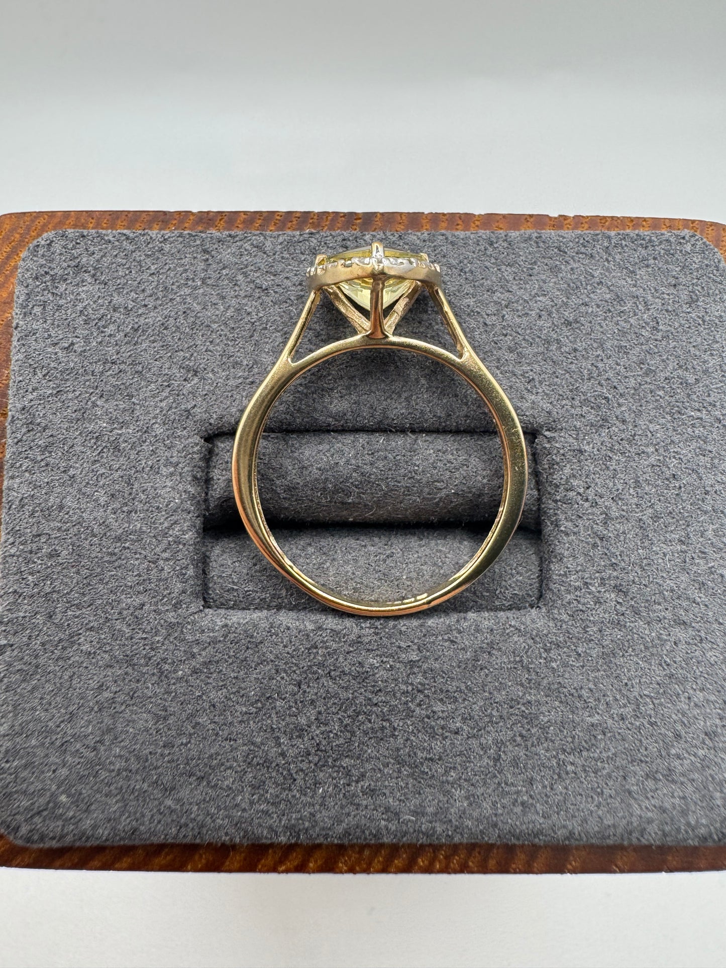 9ct gold quartz and diamond ring