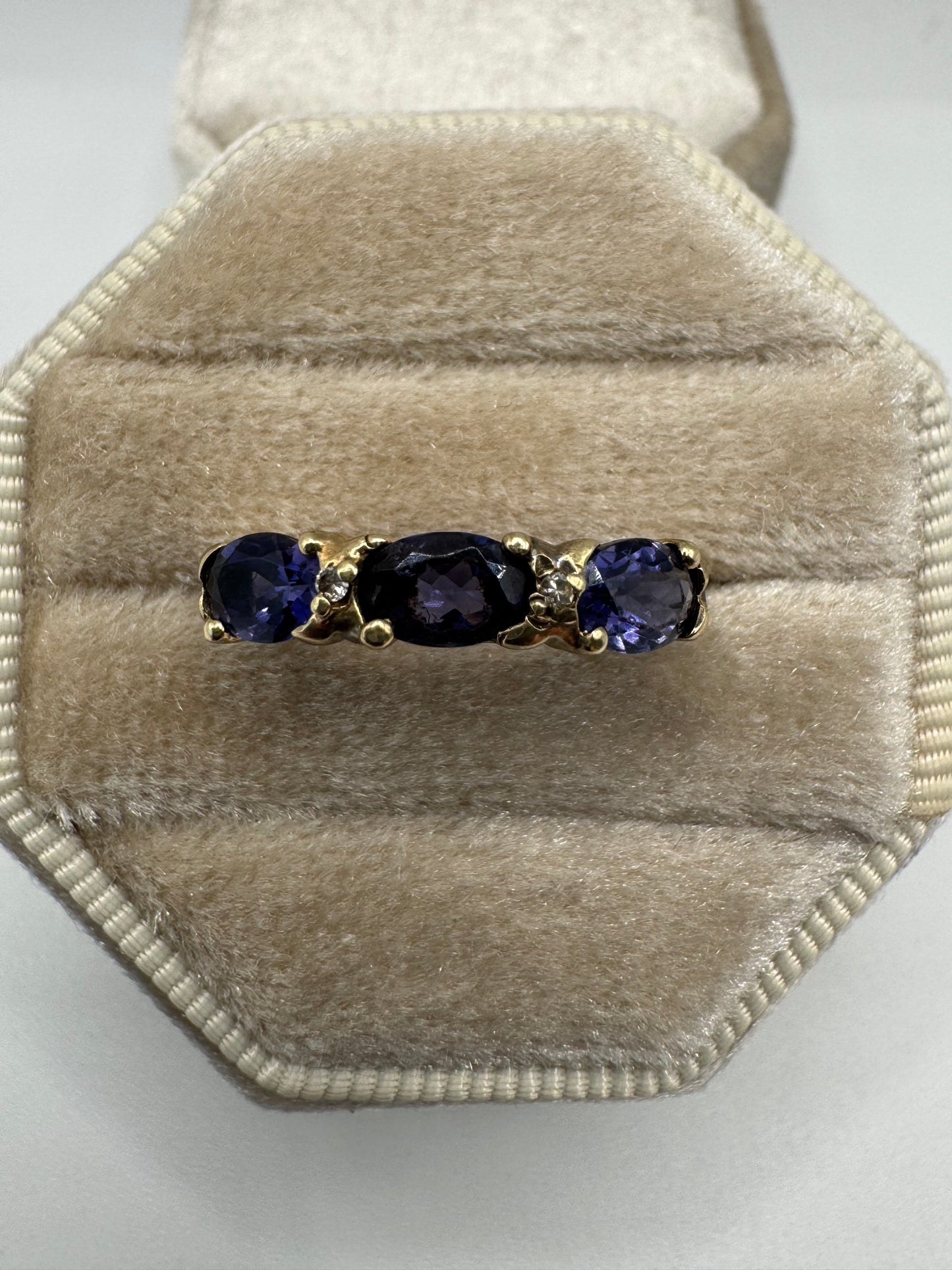 9ct gold tanzanite and diamond ring