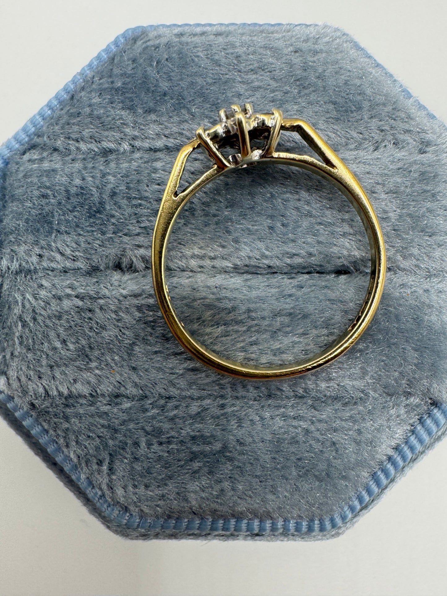 9ct gold diamond cluster ring