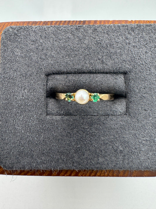 9ct gold pearl and emerald ring
