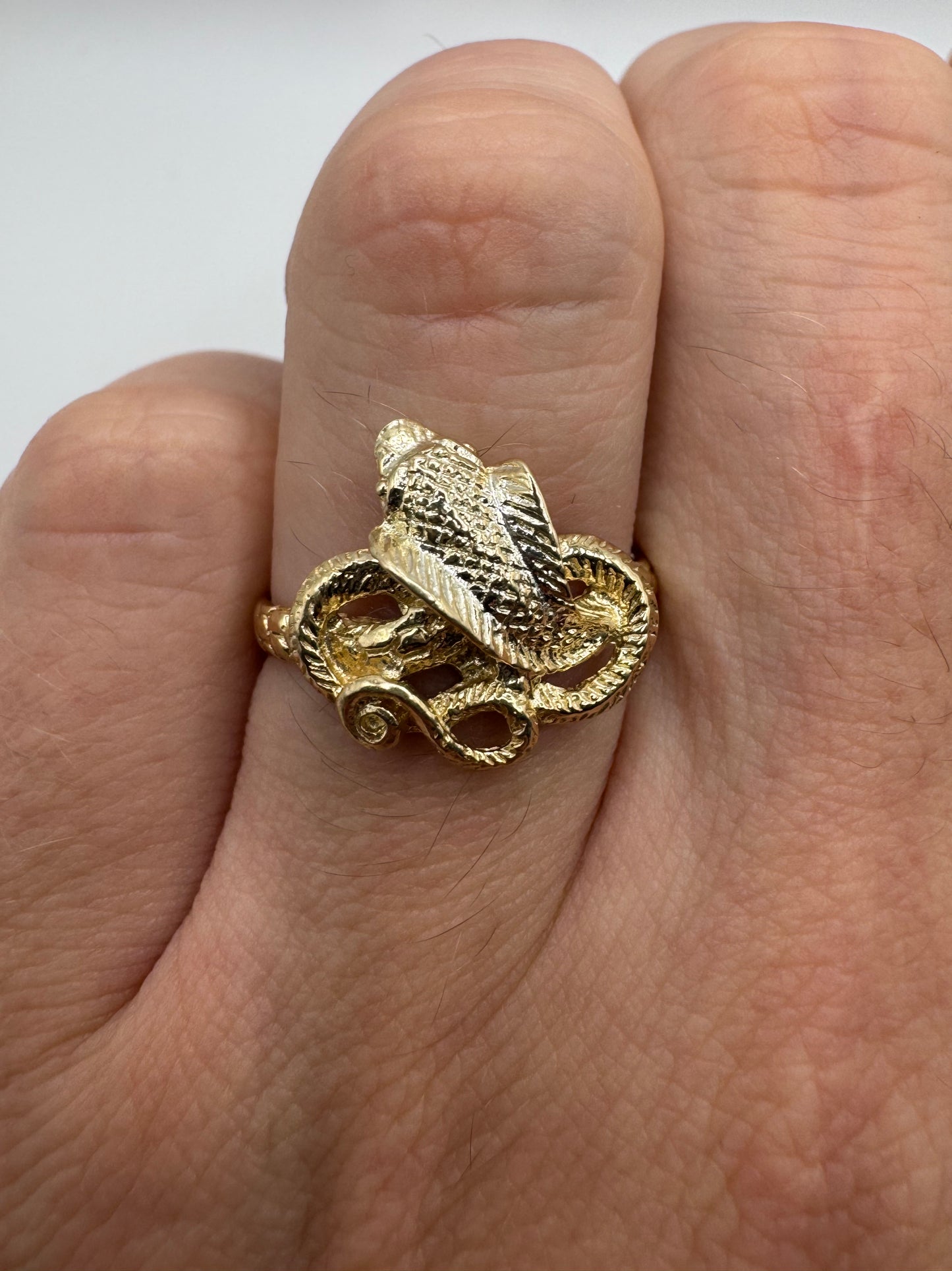 9ct gold snake ring