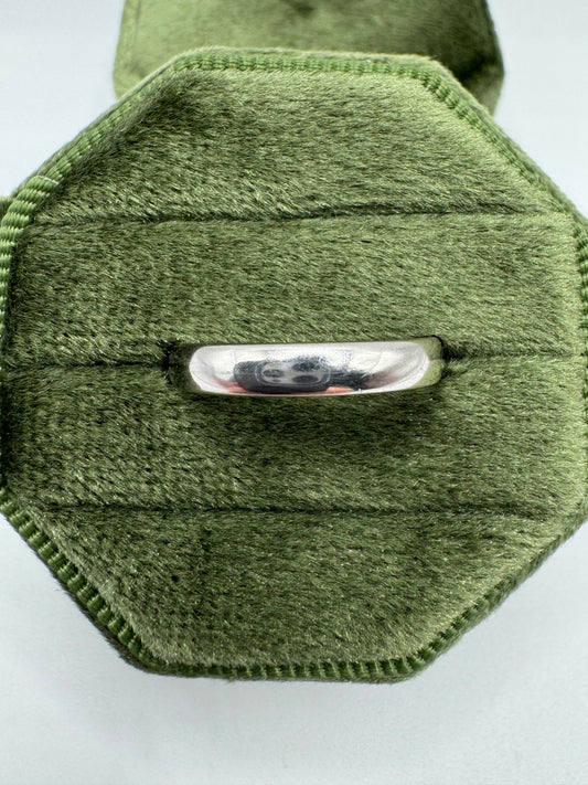 9ct white gold plain band