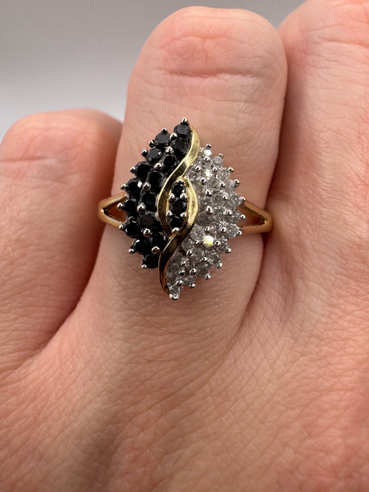 9ct gold diamond cluster ring
