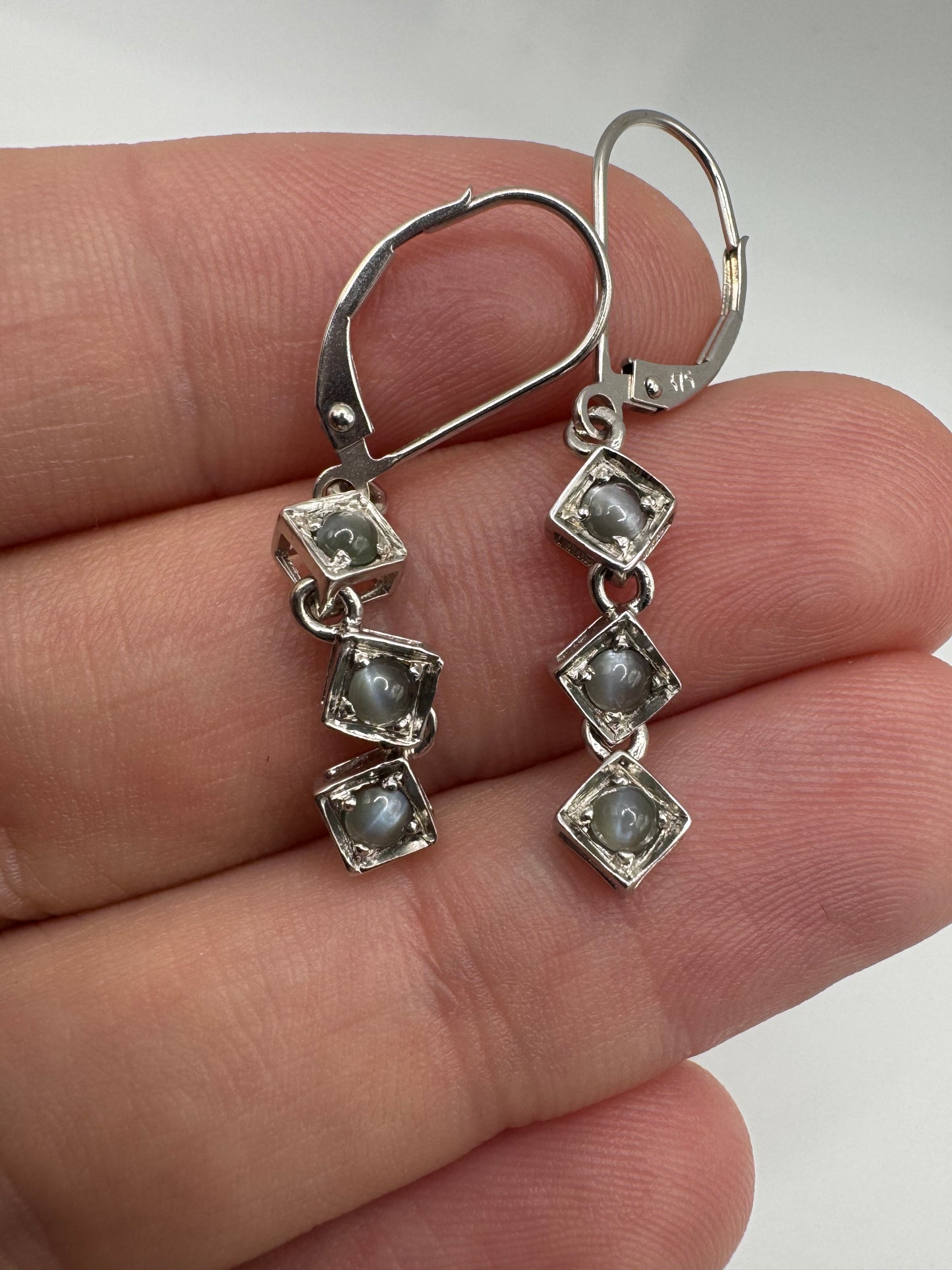 9ct white gold cats eye earrings