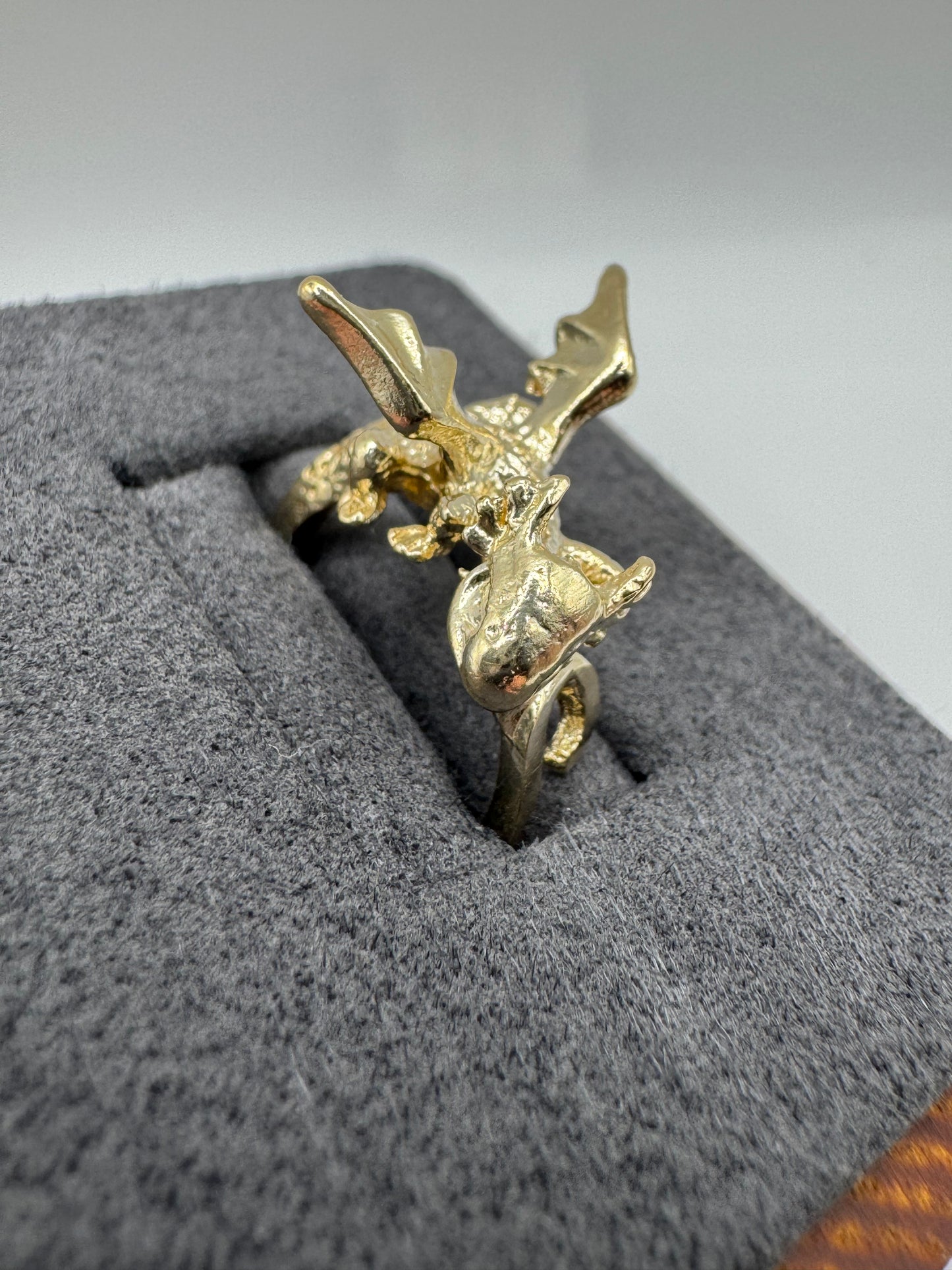 9ct gold dragon ring