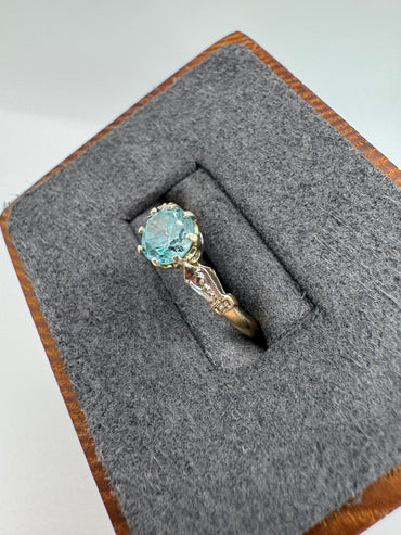 9ct gold topaz ring