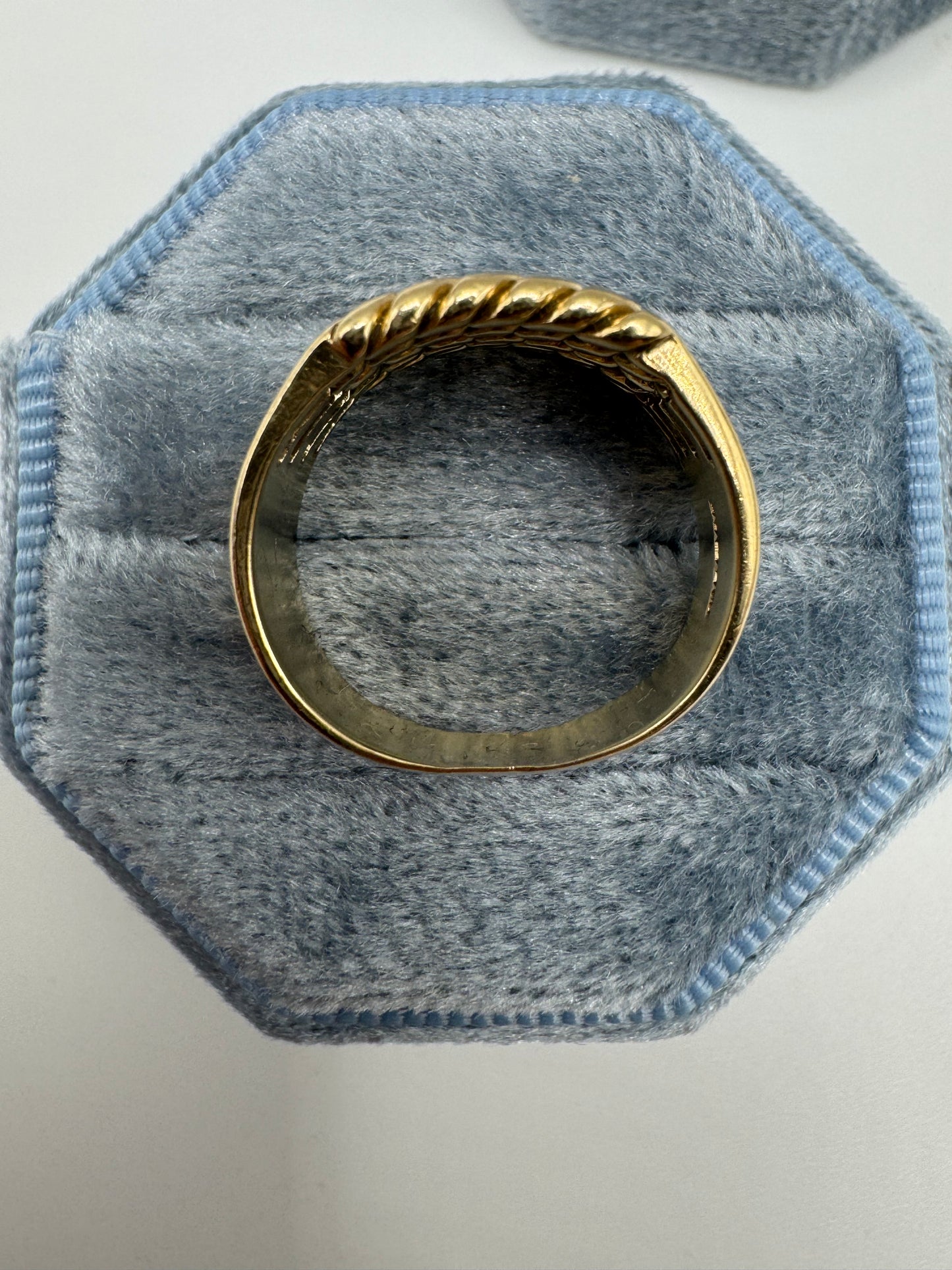 Heavy 9ct gold keepers ring