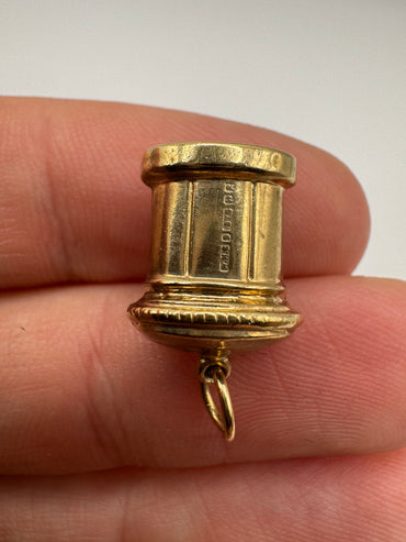 9ct gold postbox charm