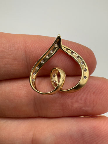 9ct gold diamond heart pendant