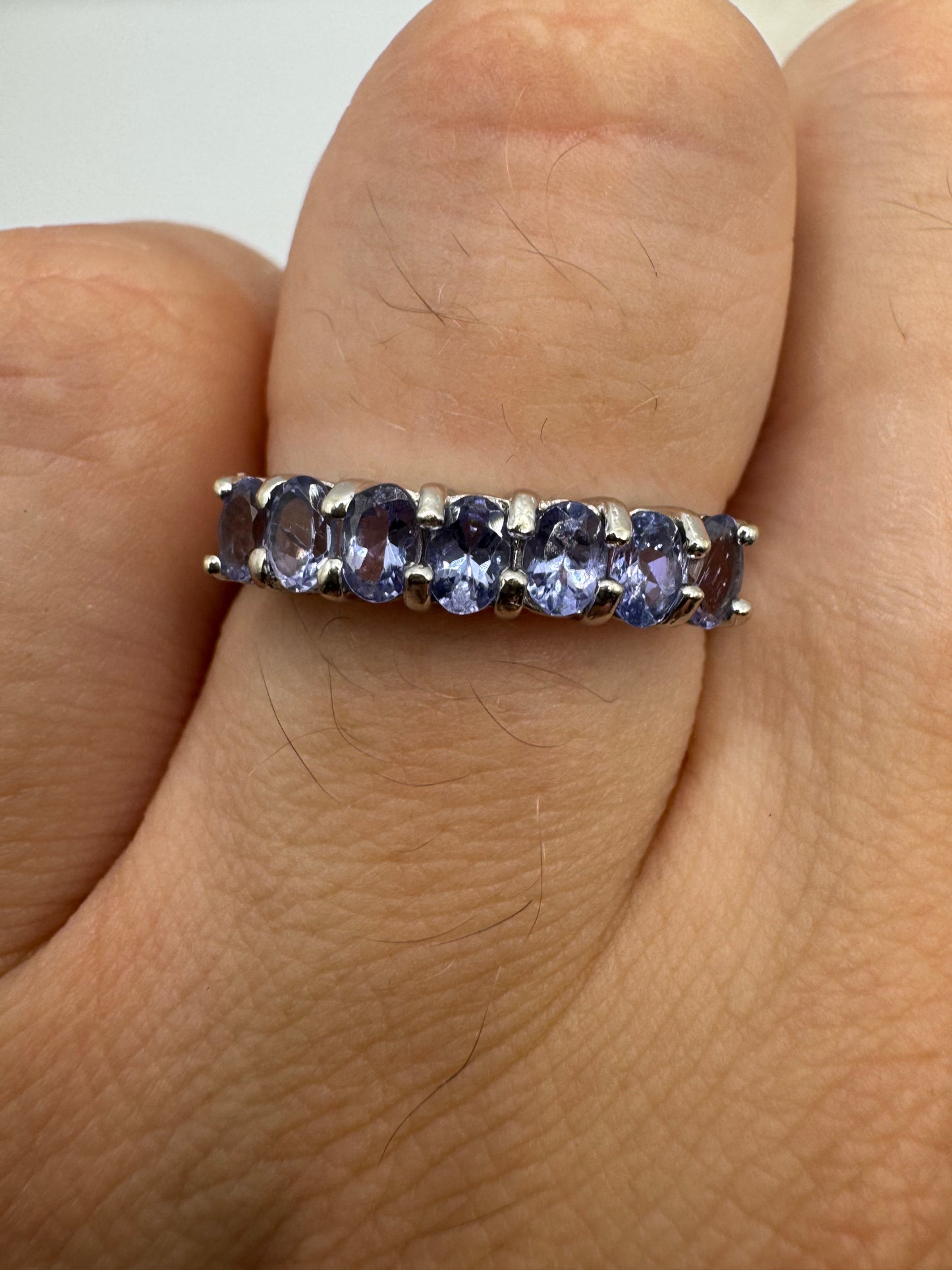 9ct white gold tanzanite ring