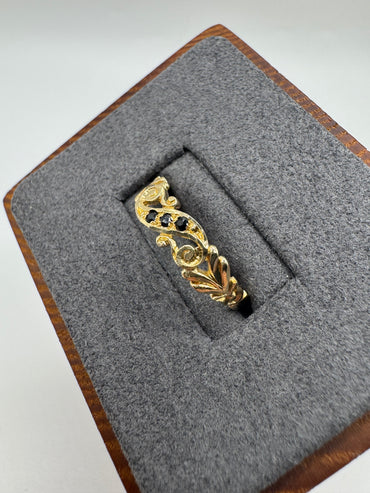 9ct gold sapphire ring