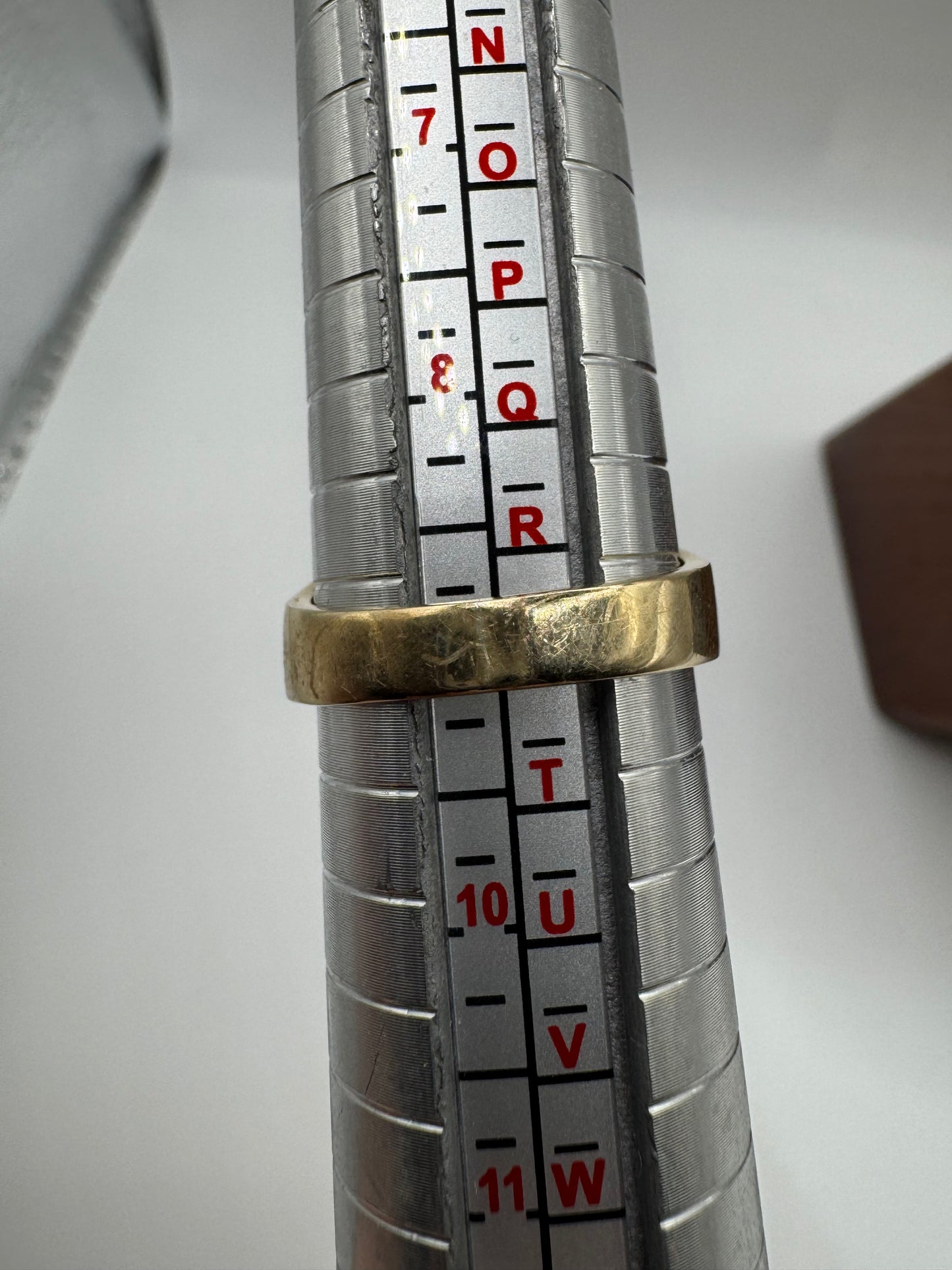 Heavy 9ct gold England 3 Lions ring