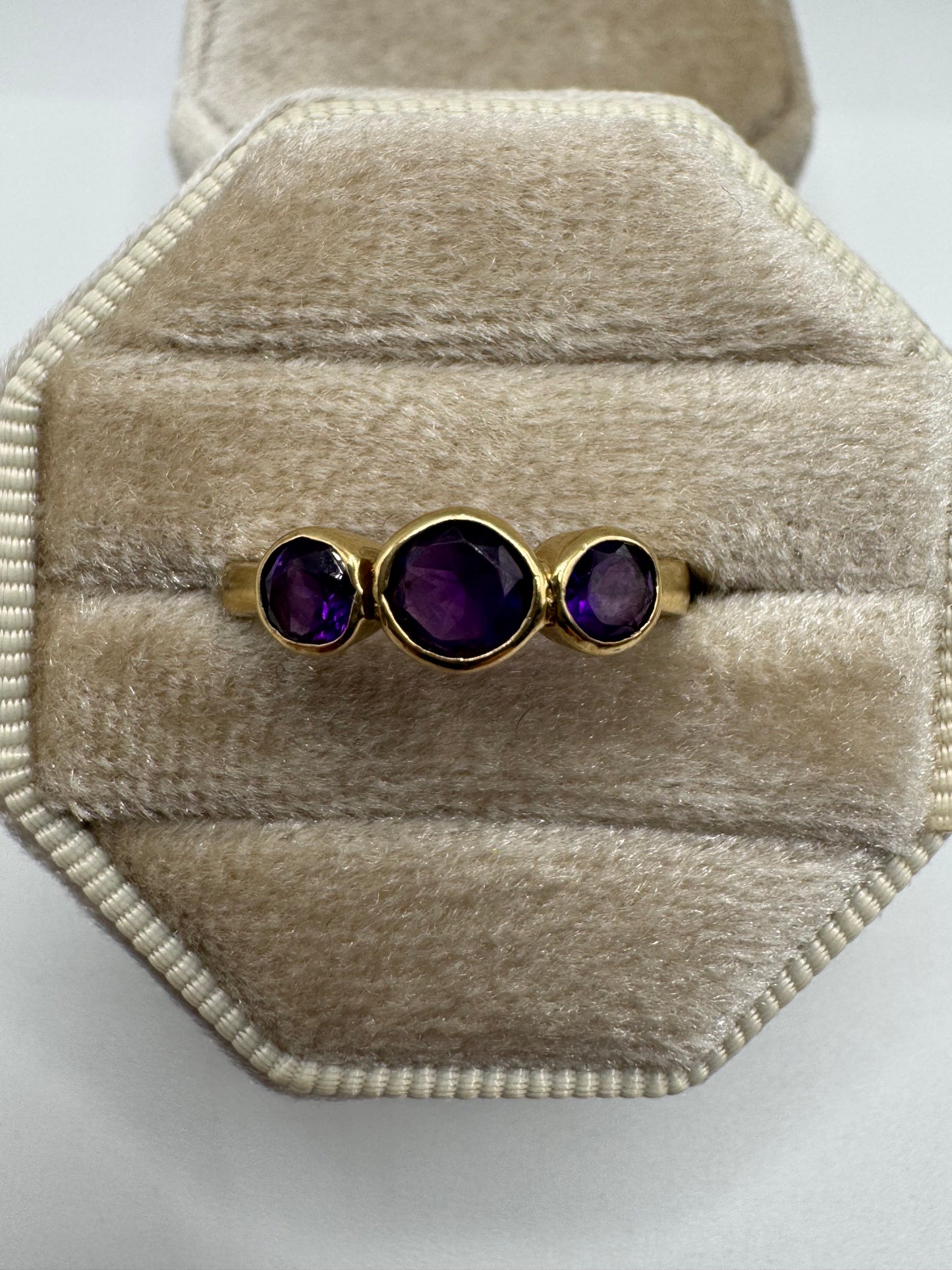 9ct gold amethyst ring