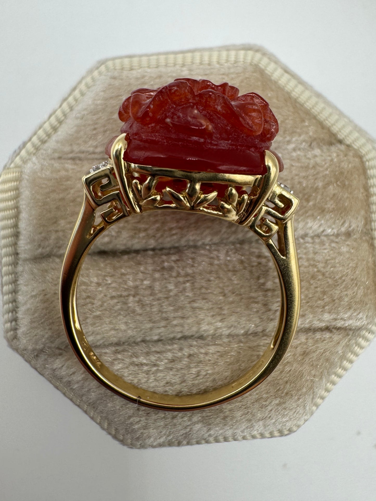14ct gold carved jade and diamond ring