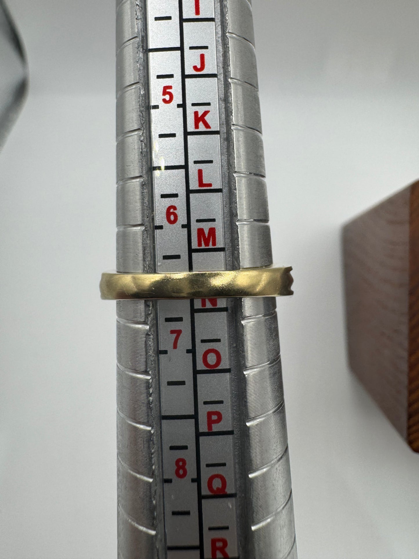 9ct gold pink topaz ring