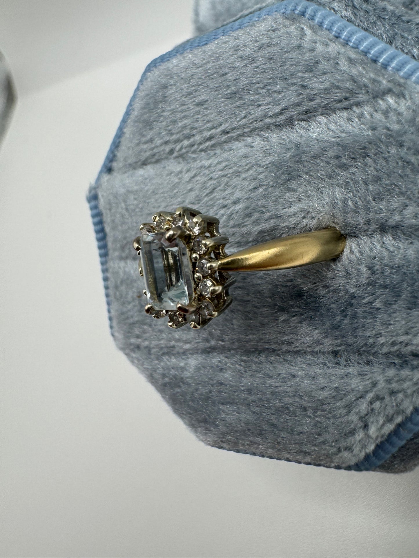 9ct gold aquamarine and diamond ring