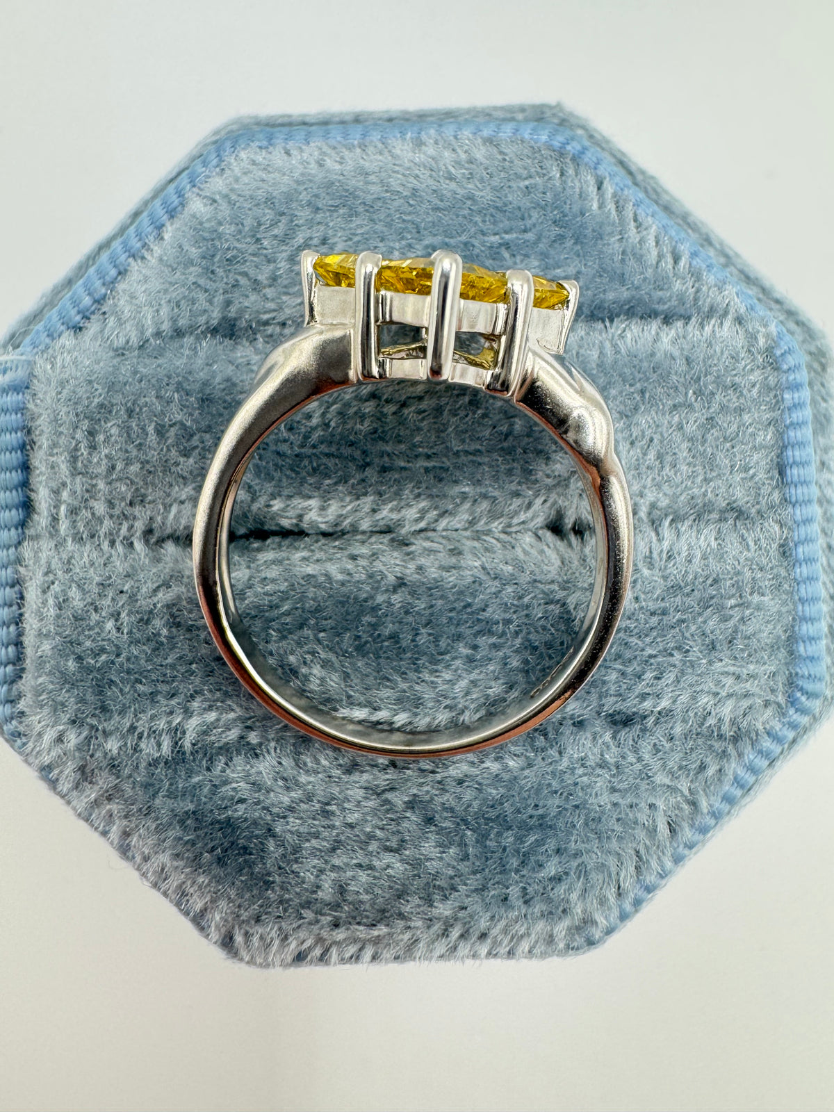 9ct white gold beryl cluster ring
