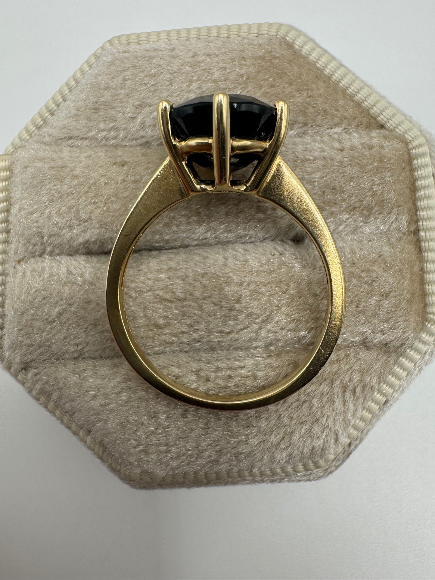 9ct gold sapphire ring