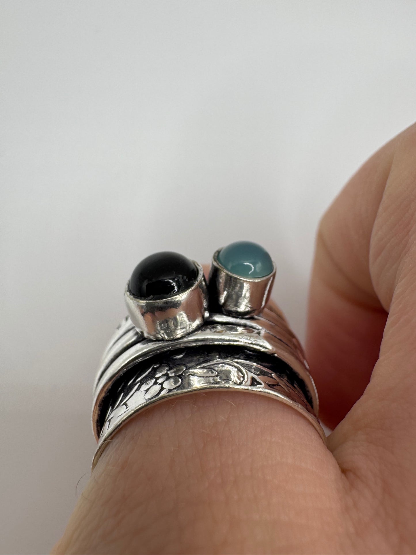 Silver teal quartz and onyx spinning ring (6.25-M1/2)