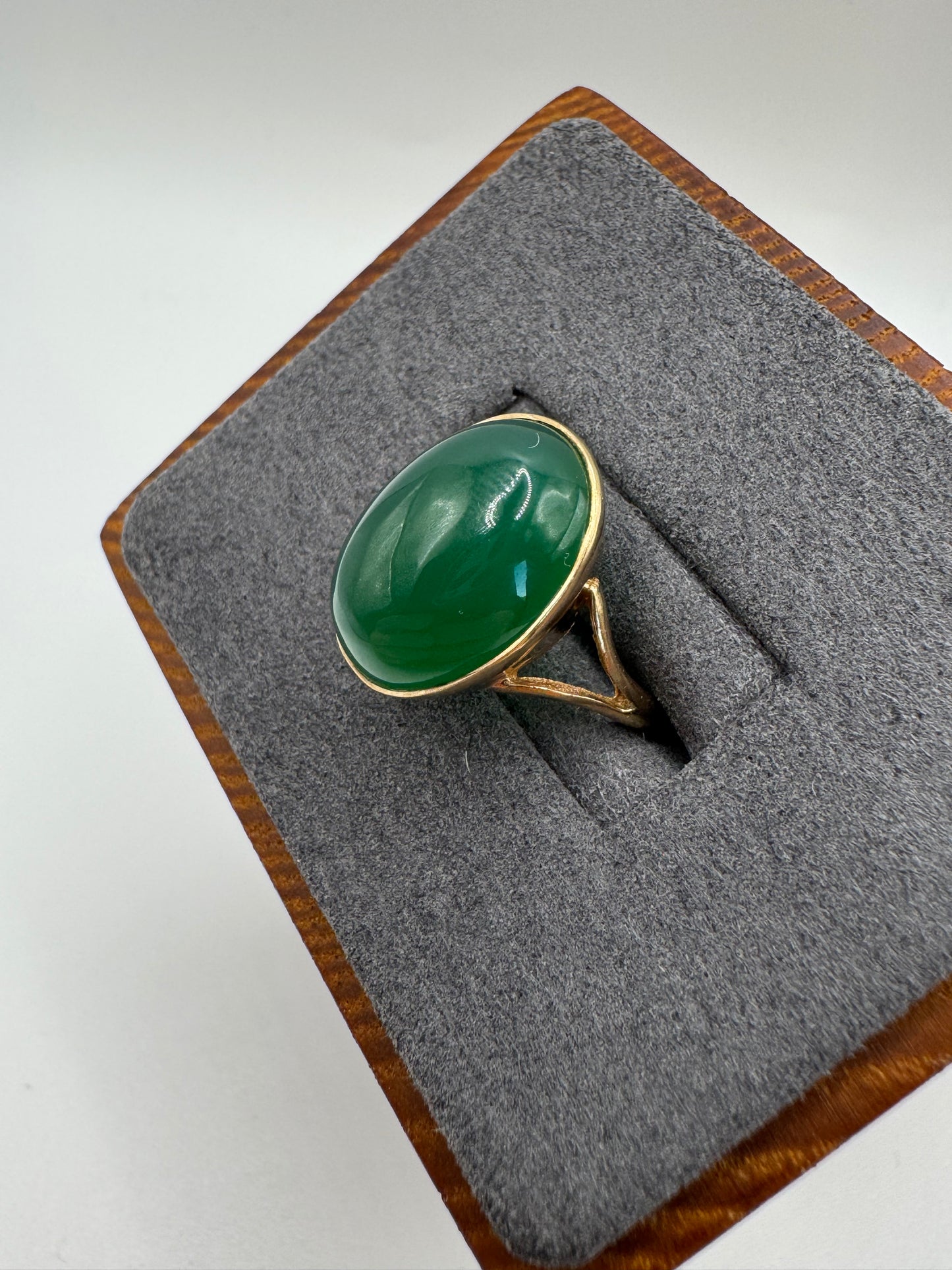 9ct gold jade signet ring