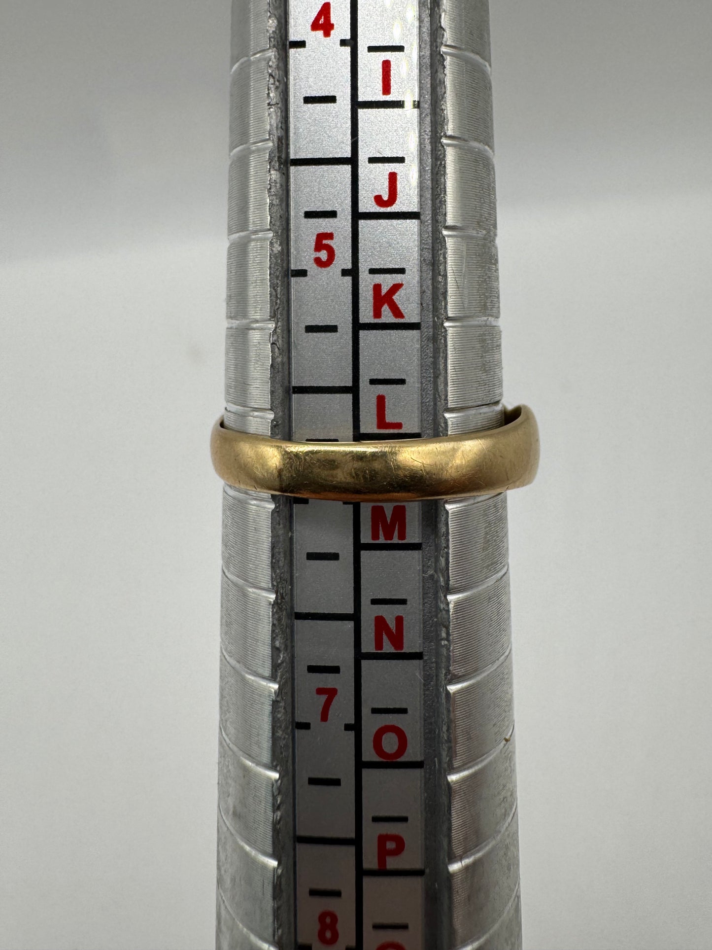 9ct gold diamond claddagh ring