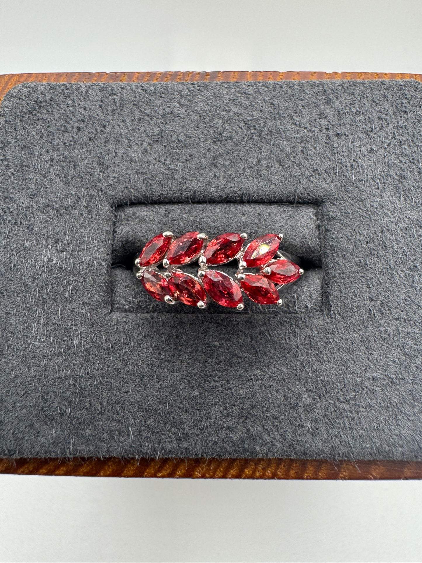 9ct white gold sapphire cluster ring