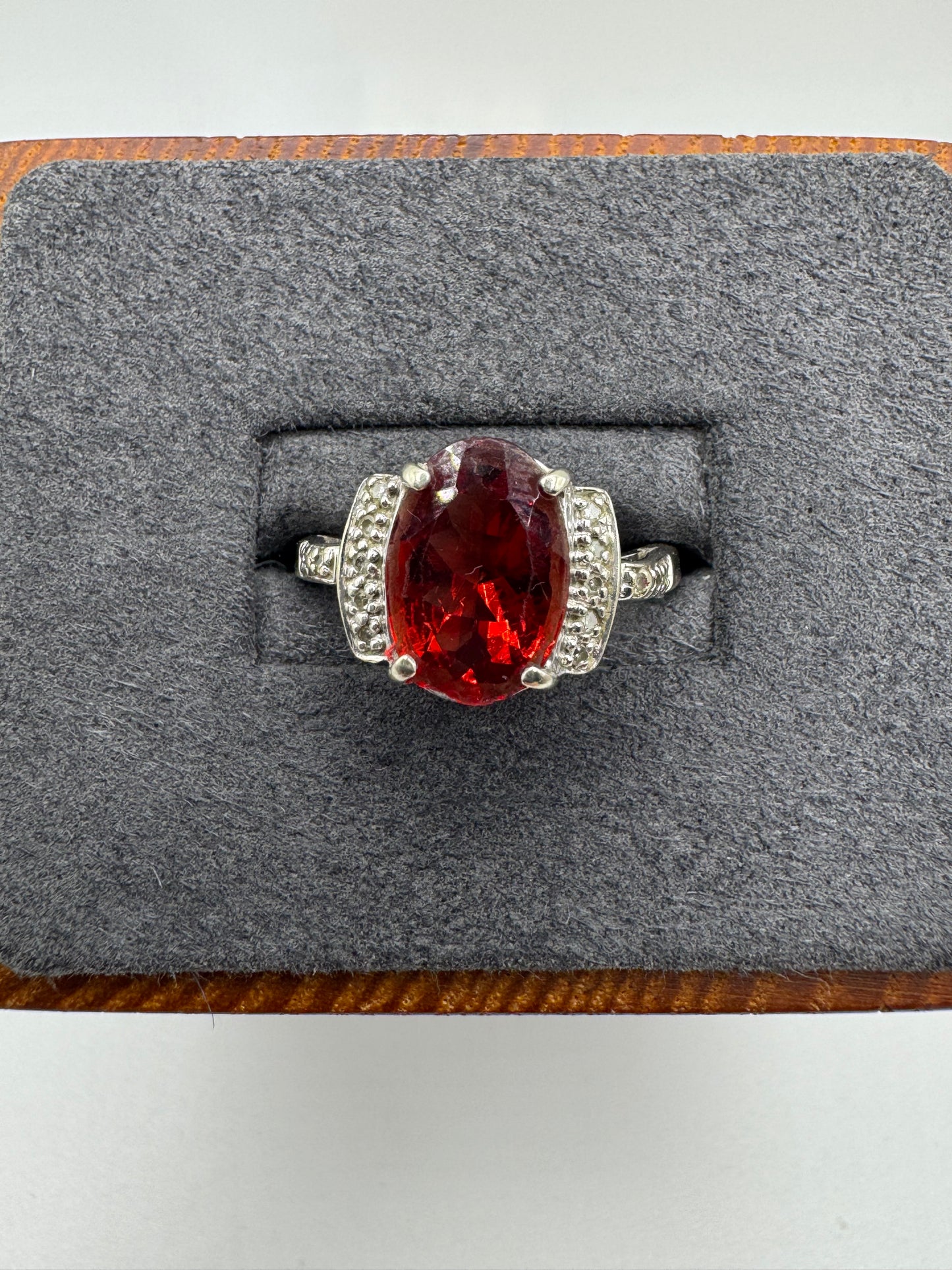 9ct white gold garnet and diamond ring