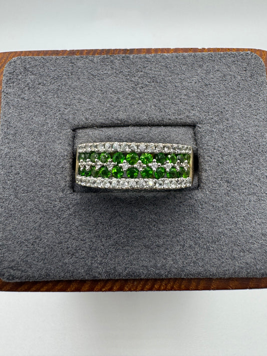 9ct gold diopside and zircon ring