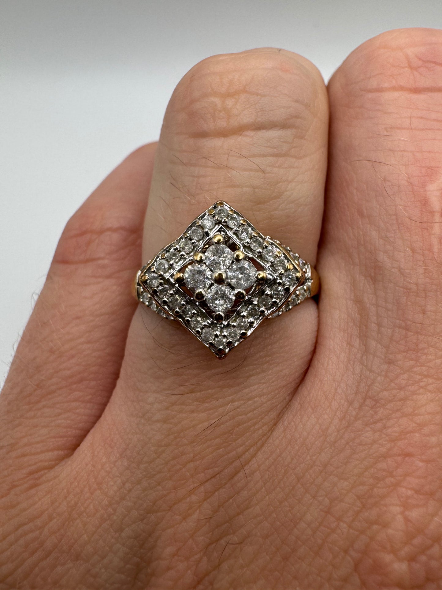 9ct gold diamond ring