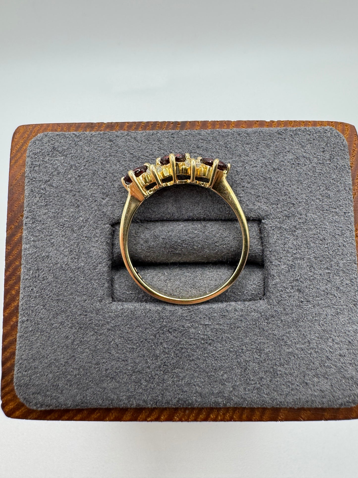 9ct gold garnet and zircon ring