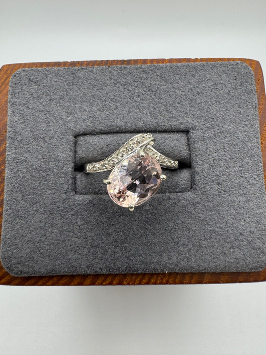 9ct white gold morganite and diamond ring