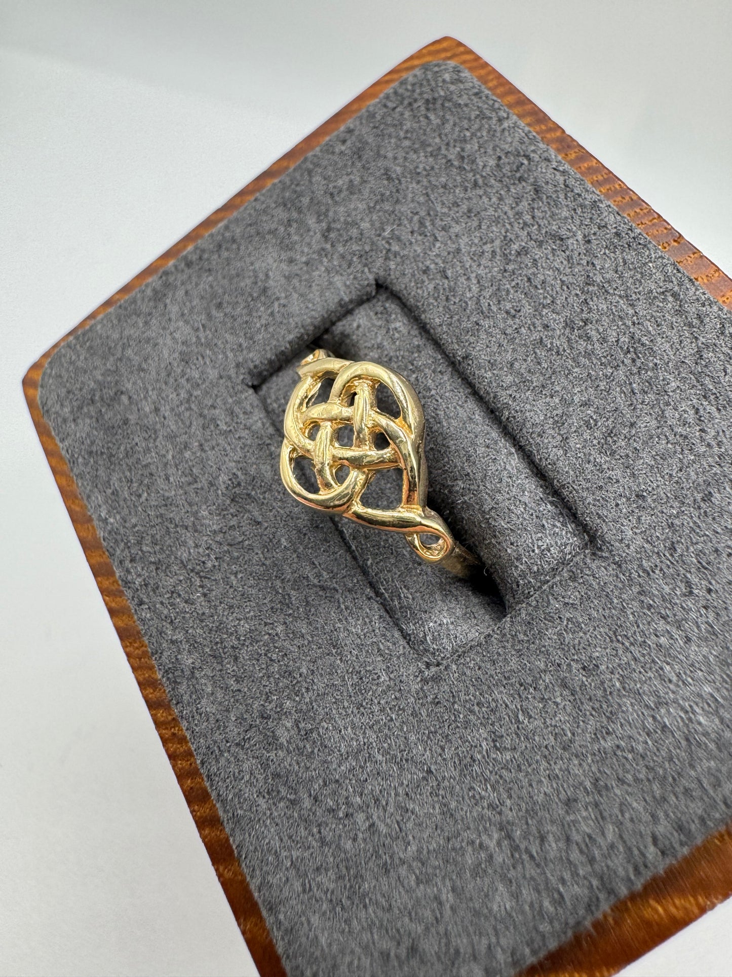 9ct gold knot ring