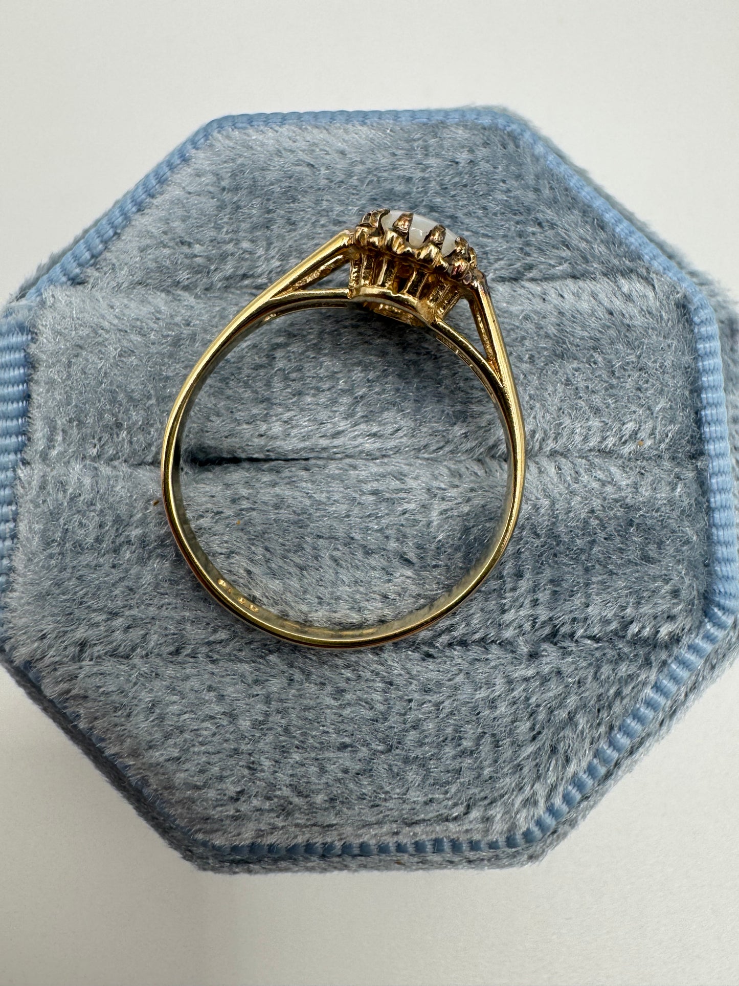 9ct gold opal ring