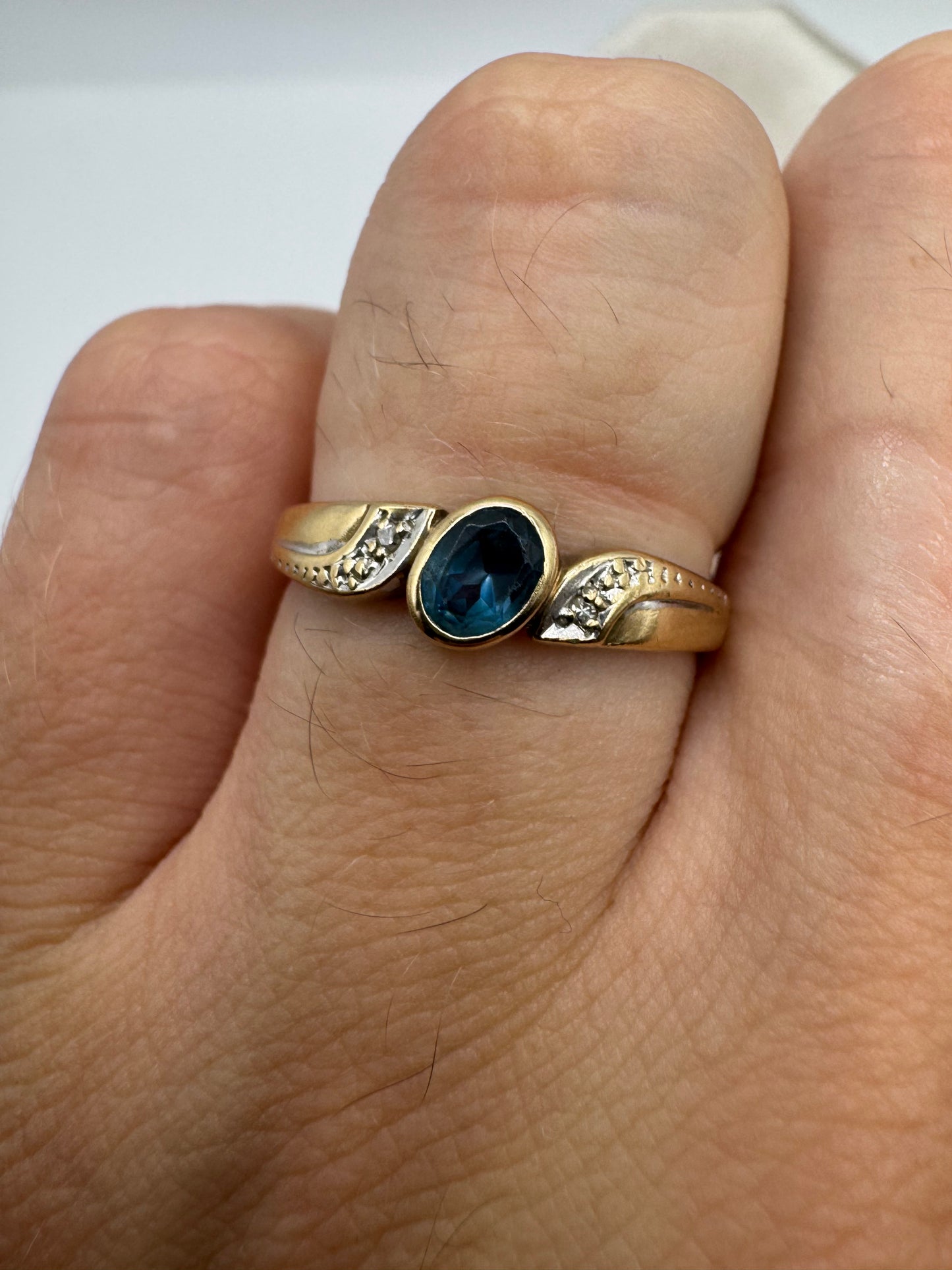9ct gold blue topaz and diamond ring