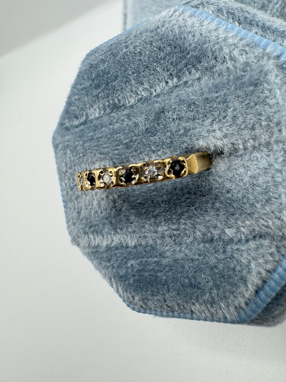 9ct gold sapphire and diamond ring