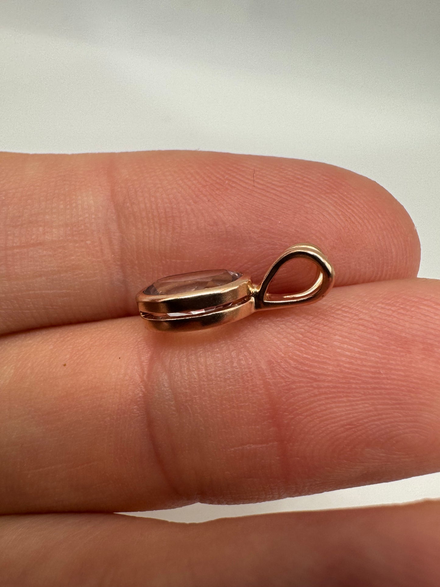 9ct rose gold topaz pendant