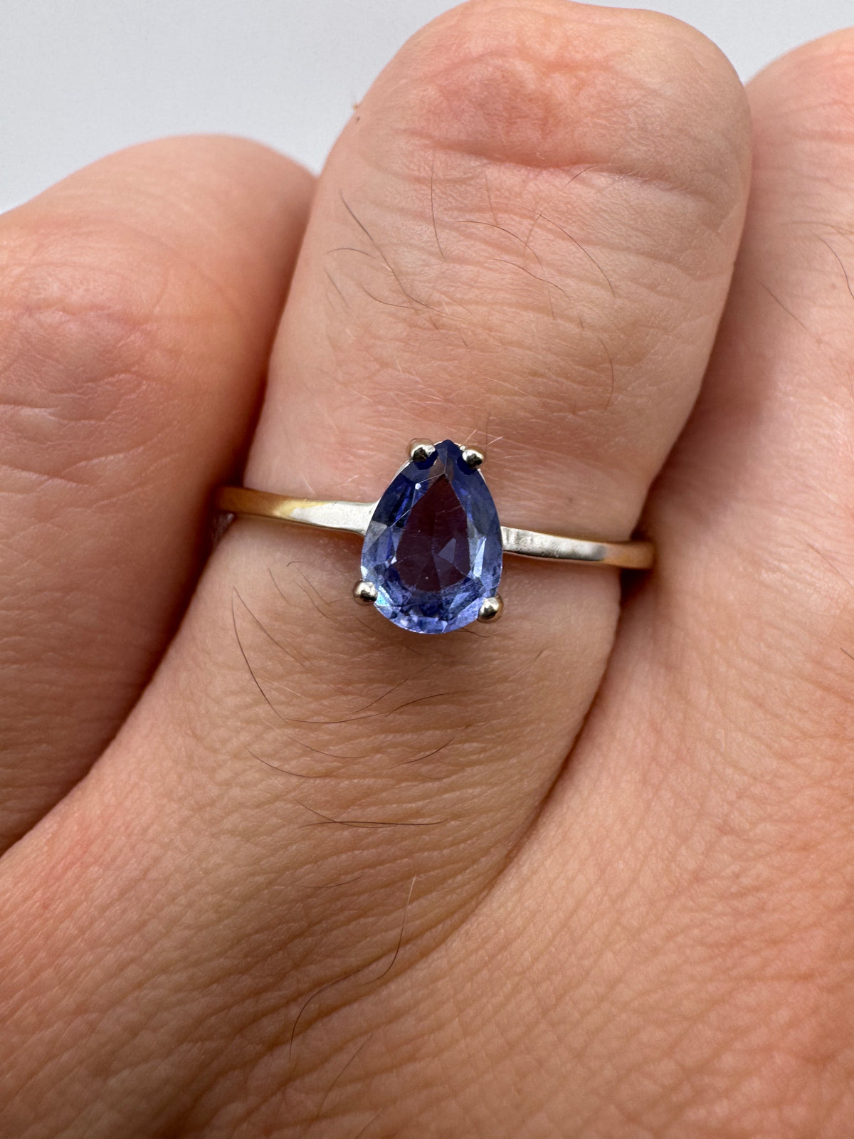 9ct gold tanzanite ring
