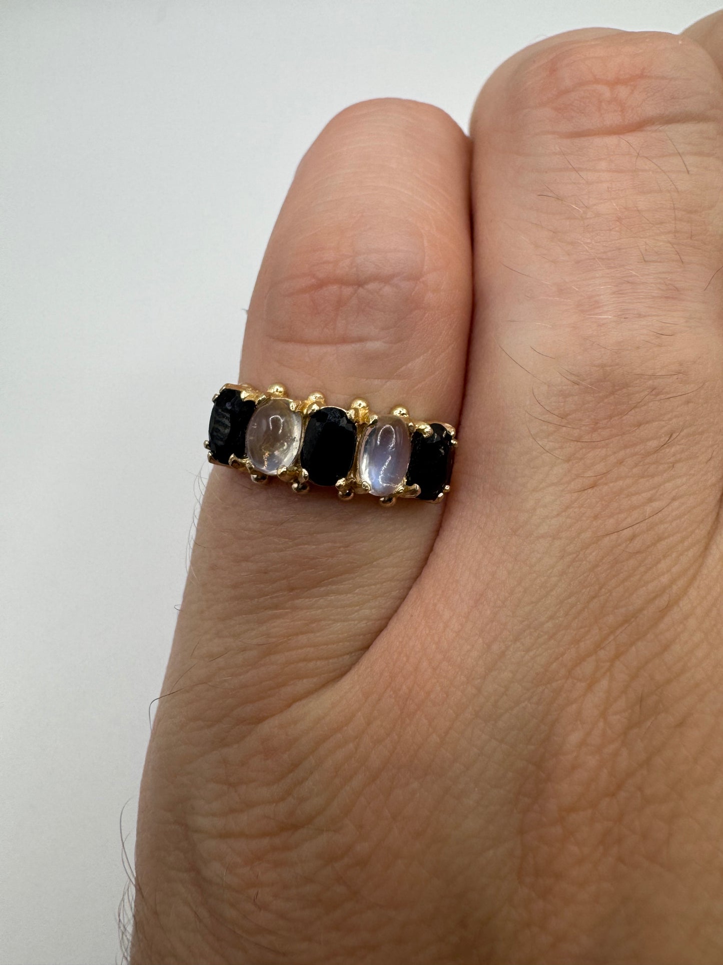 9ct gold sapphire and moonstone ring