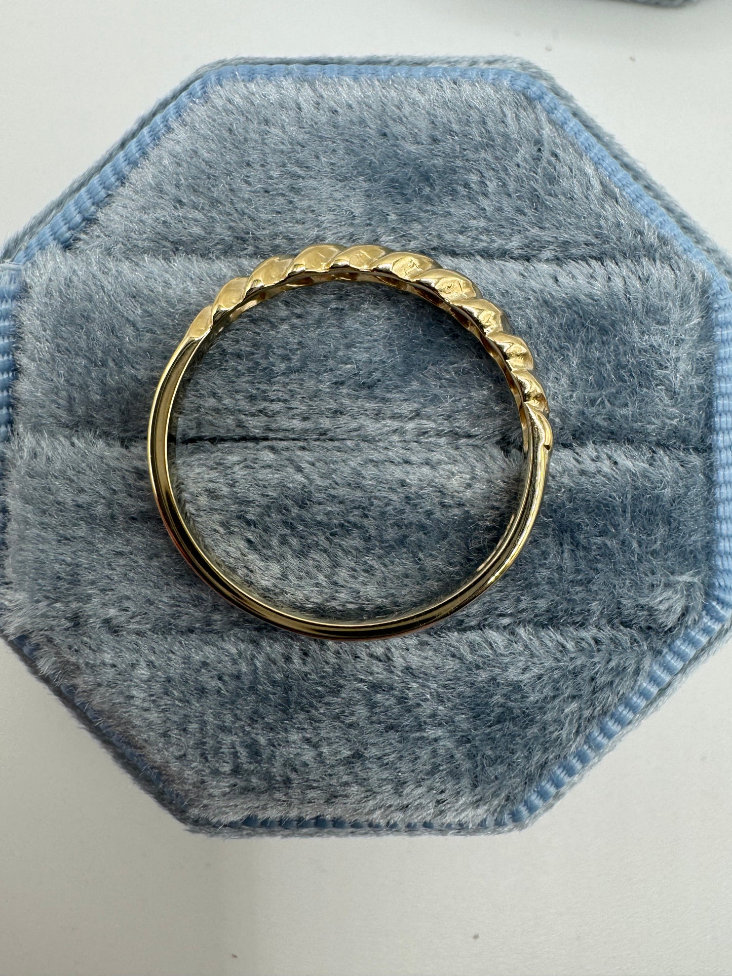 9ct gold croissant ring