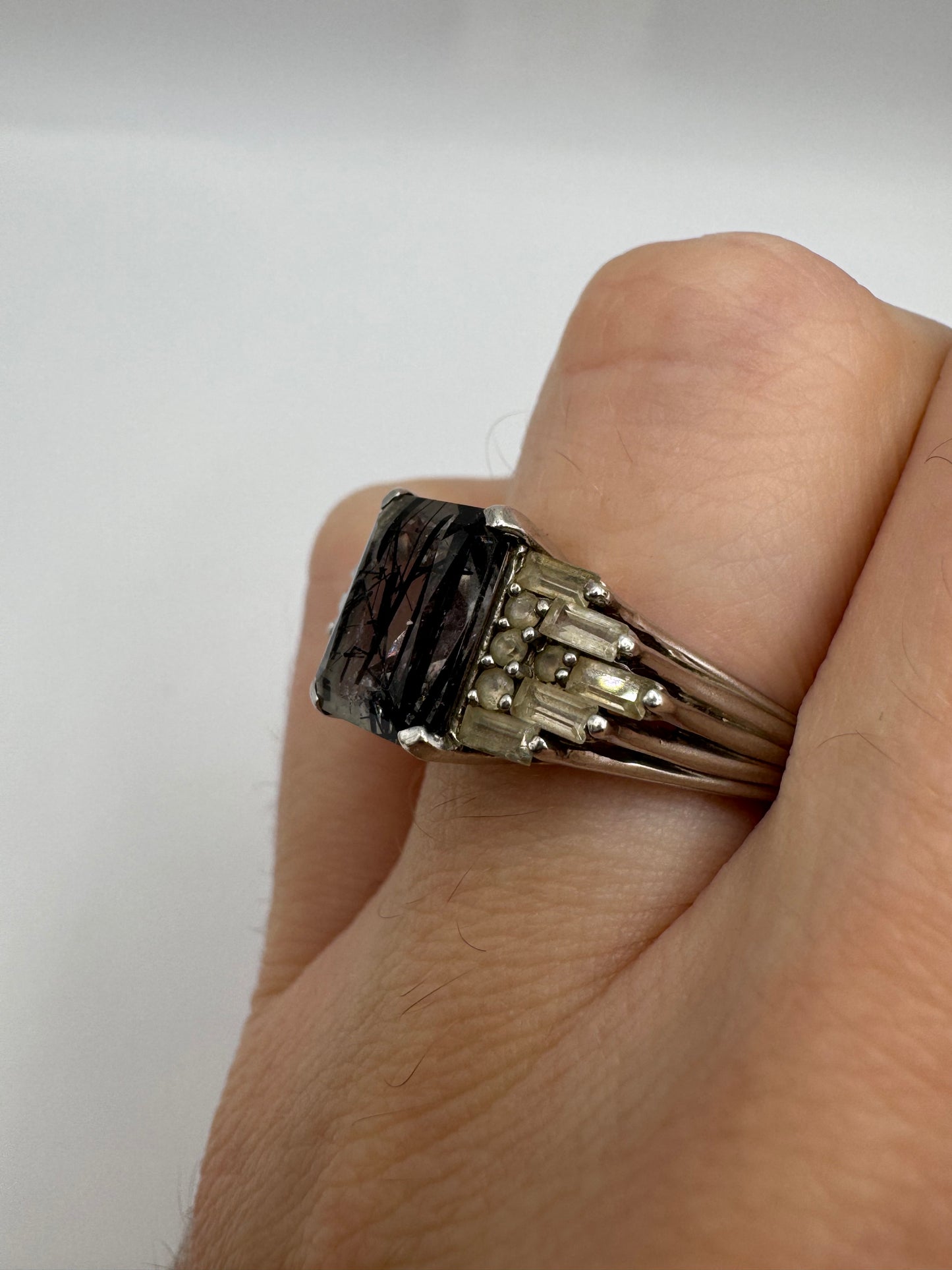 Silver quartz ring
