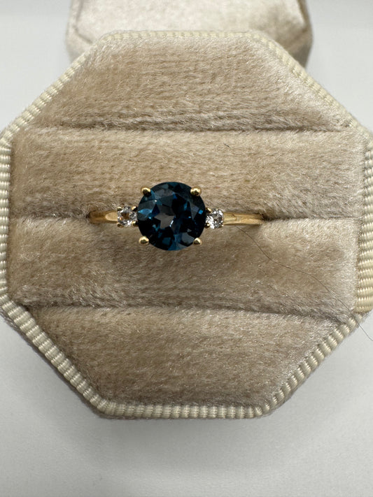 9ct gold spinel and zircon ring